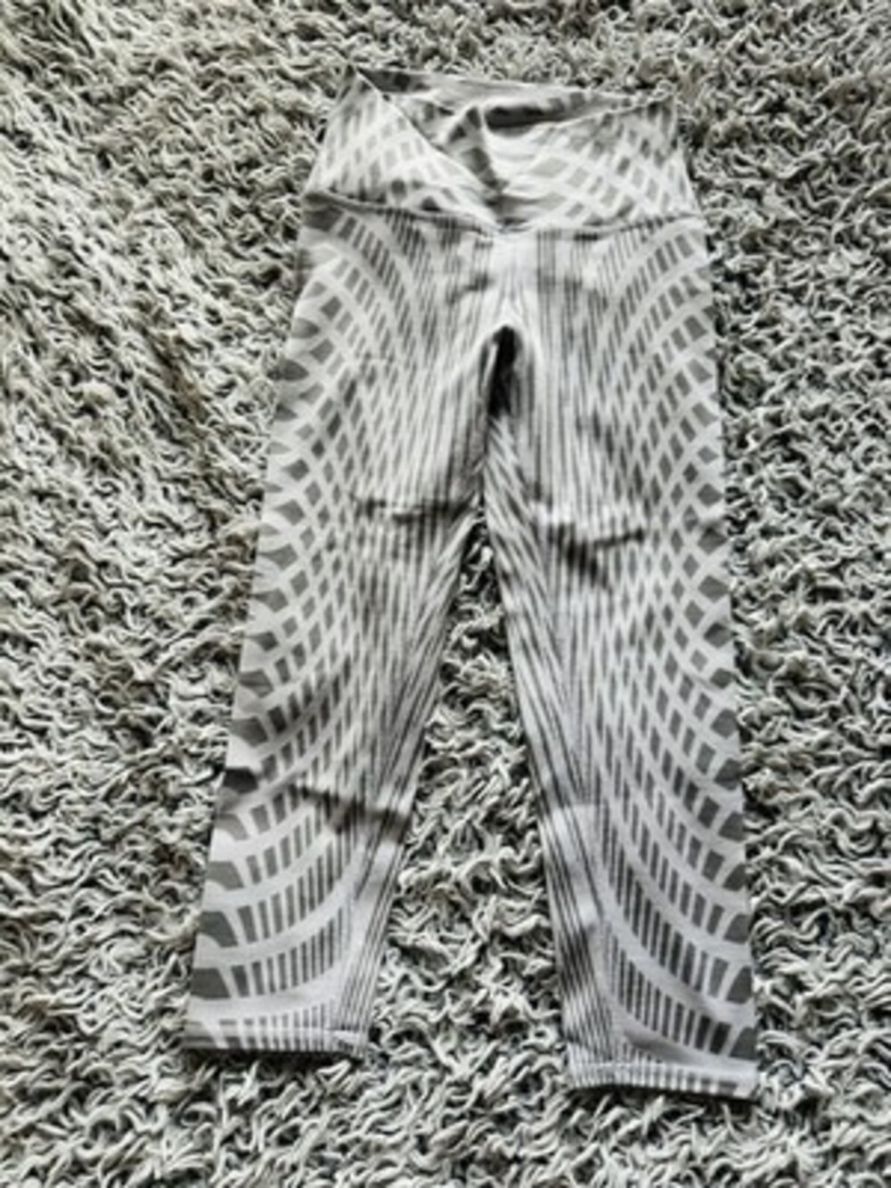 ALO Leggings Womens Medium White Gray Yoga Geometric Cropped Pants Pickleball
